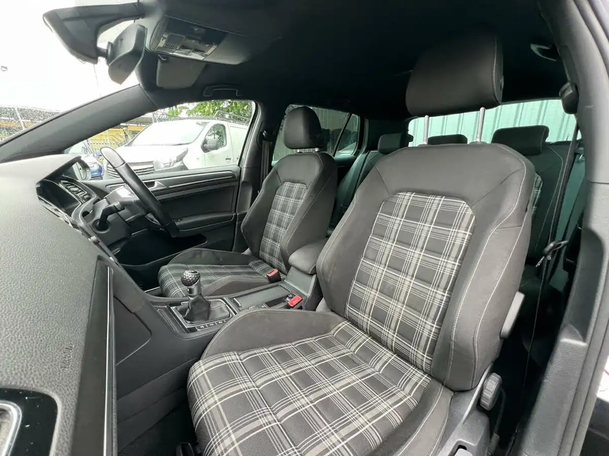 2018-volkswagen-golf-20tdi-gtd-hatchback-5d-big-28