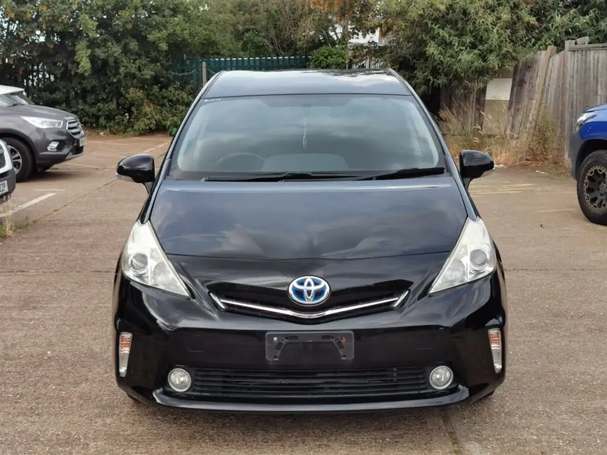 2013-toyota-prius-big-1