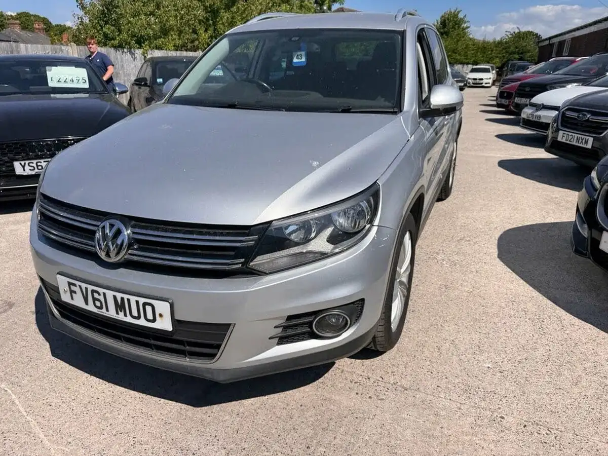 2011-volkswagen-tiguan-20-sport-180ps-4wd-big-0