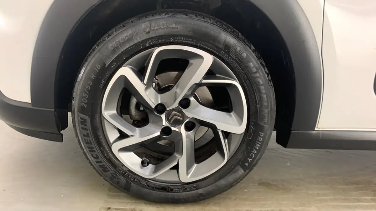 2021-citroen-c3-12-puretech-shine-83ps-big-5