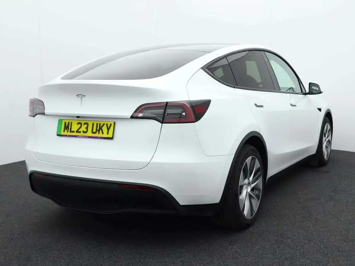 2023-tesla-model-y-e-rwd-big-5