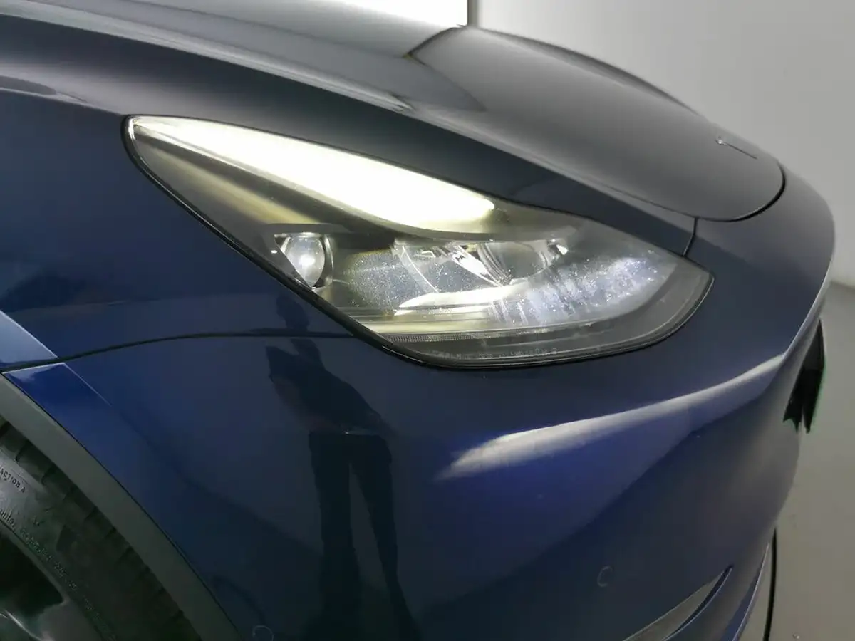 2022-tesla-model-y-e-long-range-big-26