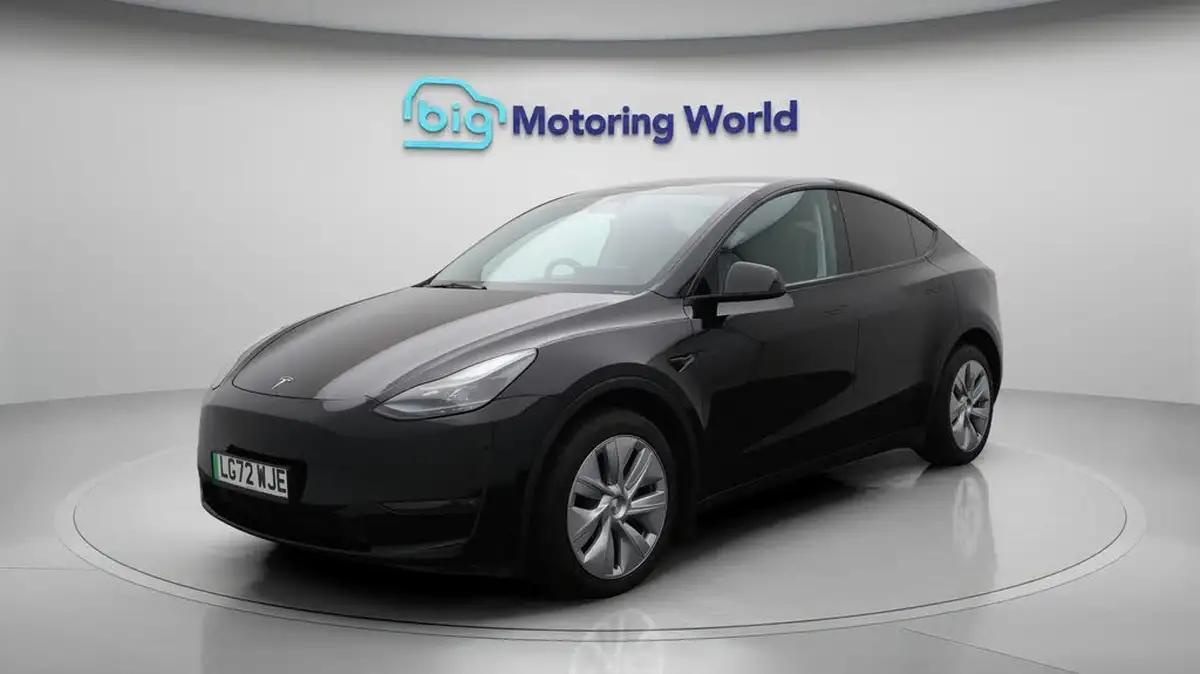 2022-tesla-model-y-e-long-range-big-3