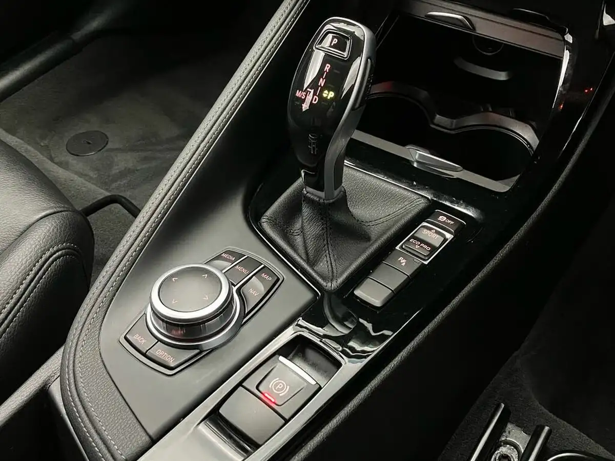 2022-bmw-x1-20td-sdrive18d-xline-sport-auto-big-19