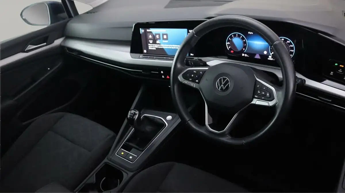 2022-volkswagen-golf-15-tsi-life-130ps-hatchback-big-8