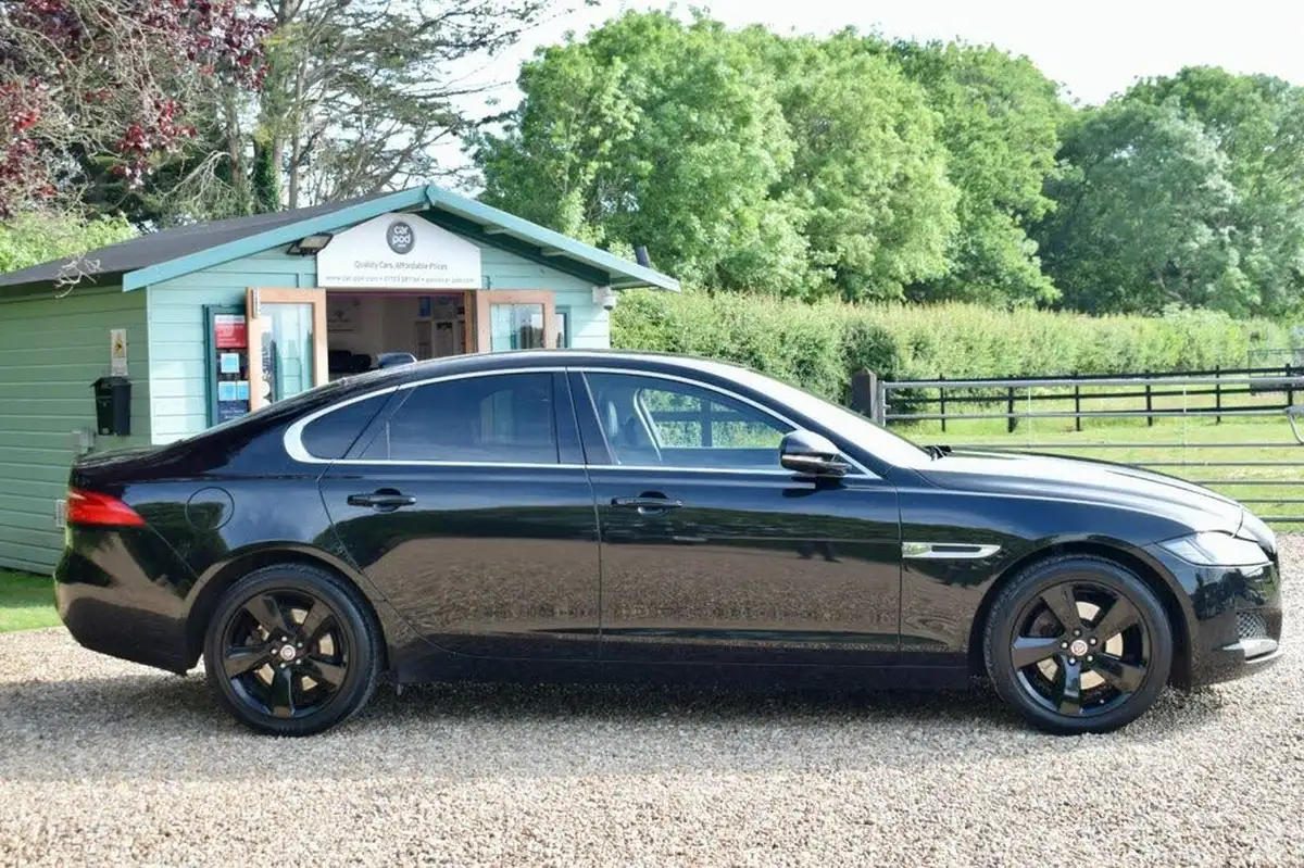 2016-jaguar-xf-20td-portfolio-180ps-auto-big-12