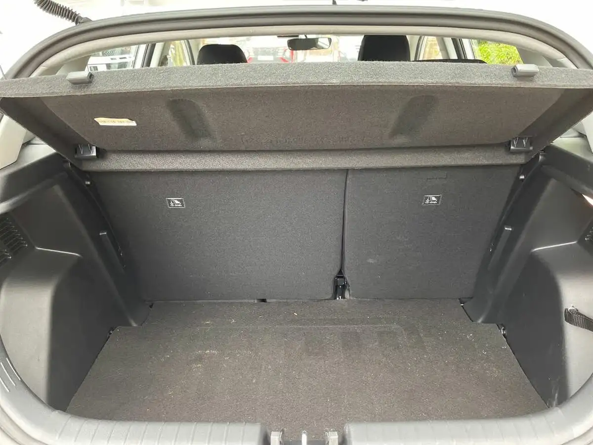 2025-hyundai-i20-10-t-gdi-advance-big-11