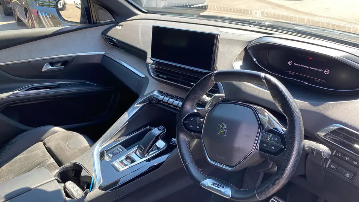 2021-peugeot-5008-suv-20-bluehdi-gt-premium-177bhp-big-10