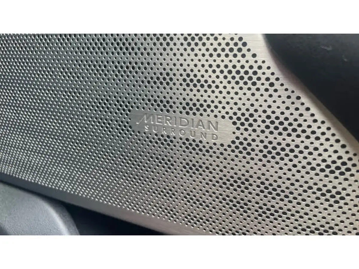 2022-land-rover-range-rover-velar-20-d200-velar-big-51