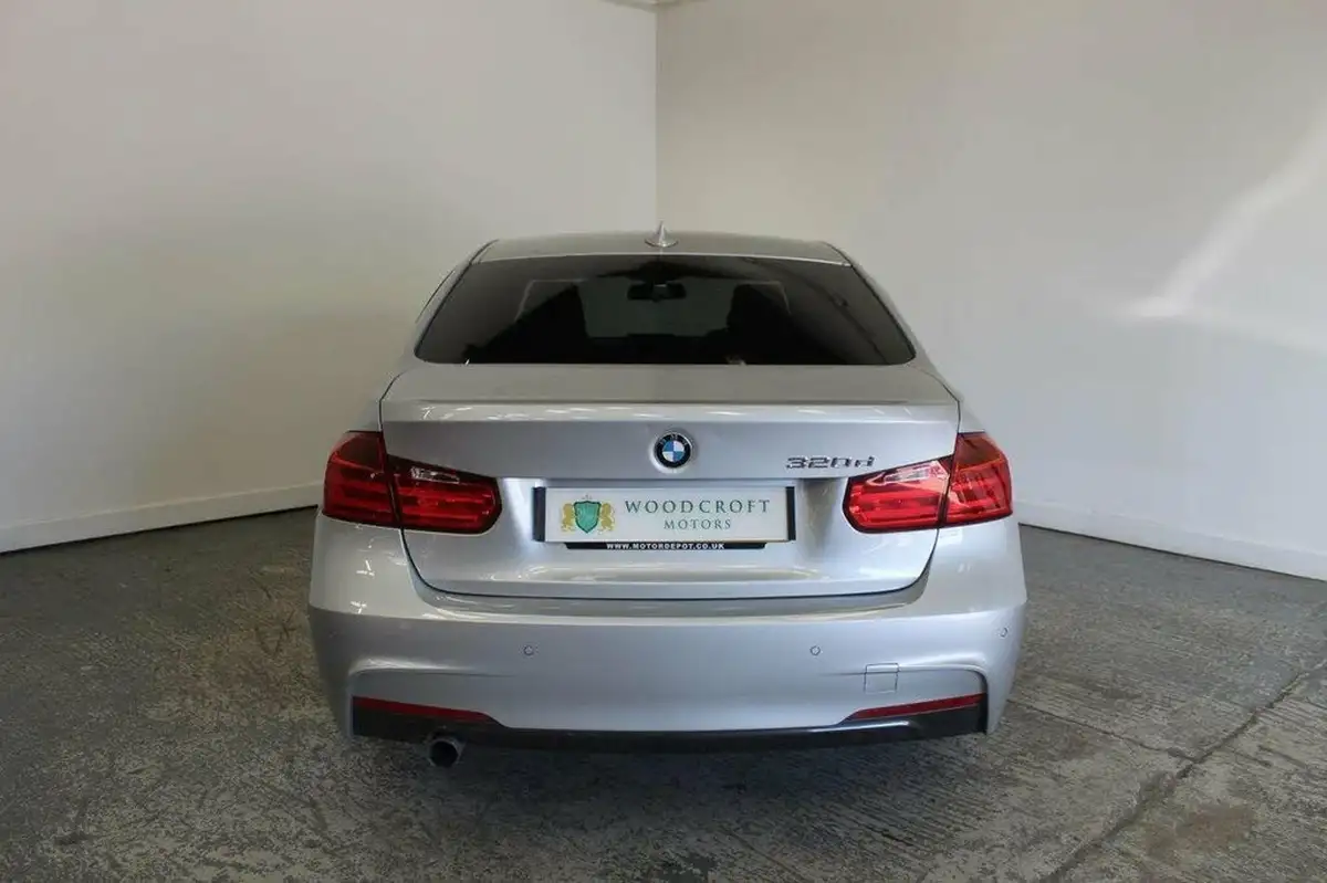 2014-bmw-3-series-20td-320d-m-sport-184bhp-blueperformance-ss-saloon-4d-big-13