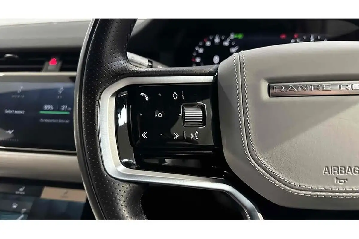 2021-land-rover-range-rover-evoque-15-p300e-r-dynamic-hse-big-43