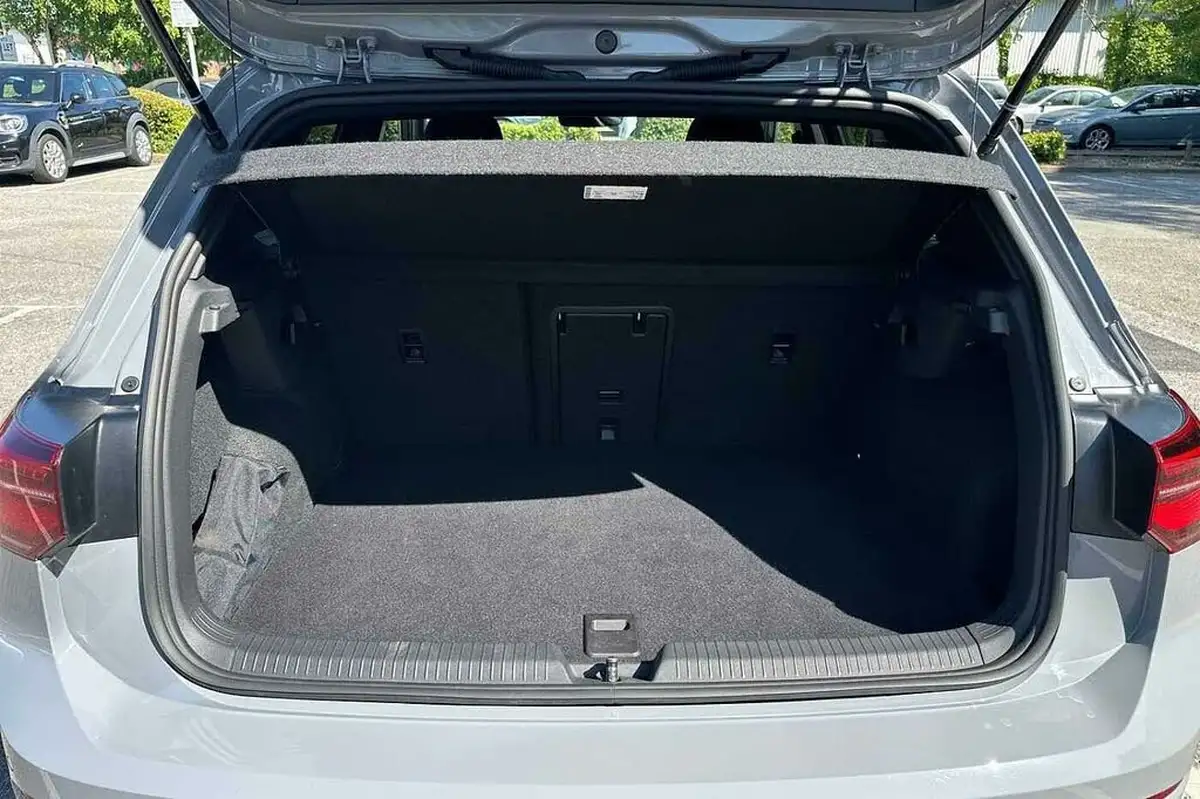 2023-volkswagen-golf-14-tsi-gte-big-10