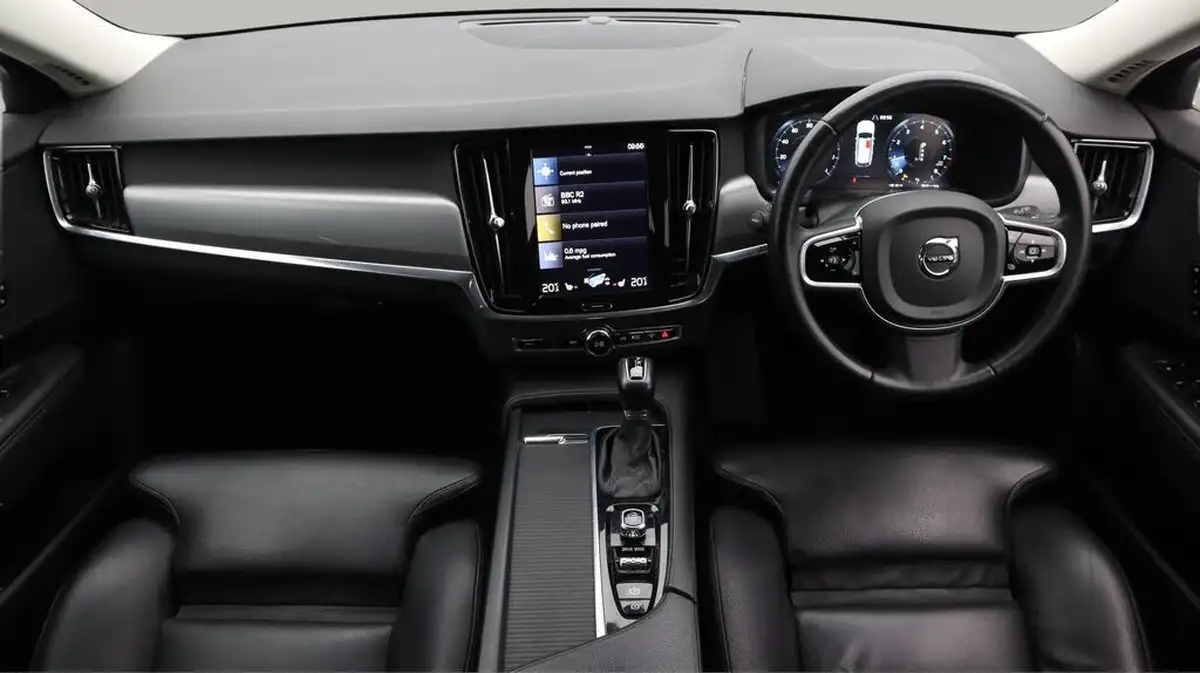 2019-volvo-v90-20-t4-momentum-plus-big-13