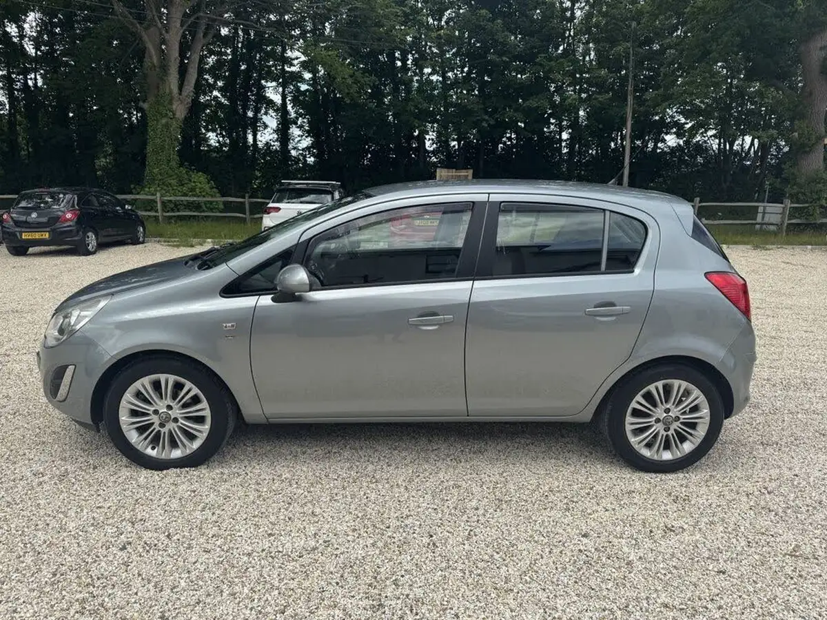 2013-vauxhall-corsa-14-se-100ps-ac-5d-1398cc-auto-big-7