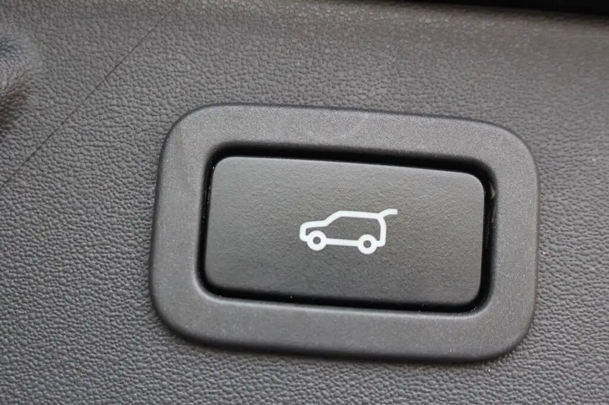 2019-land-rover-discovery-sport-20td4-landmark-big-8