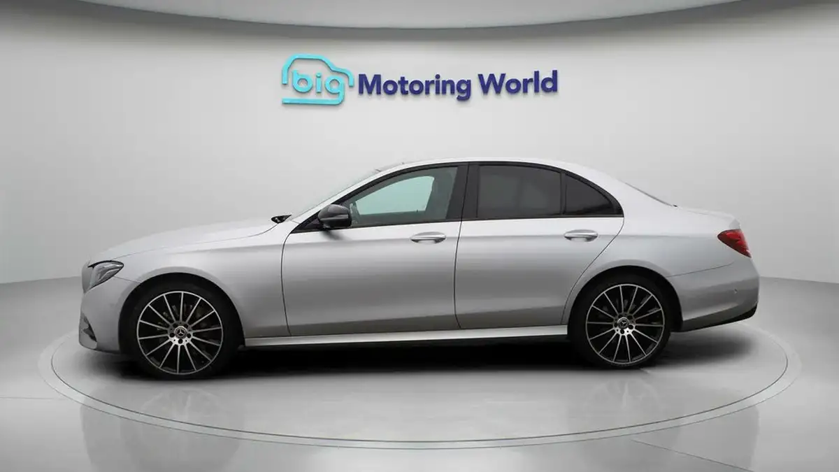 2019-mercedes-benz-e-class-30-d-e400d-amg-line-night-edition-premium-plus-saloon-4d-big-3