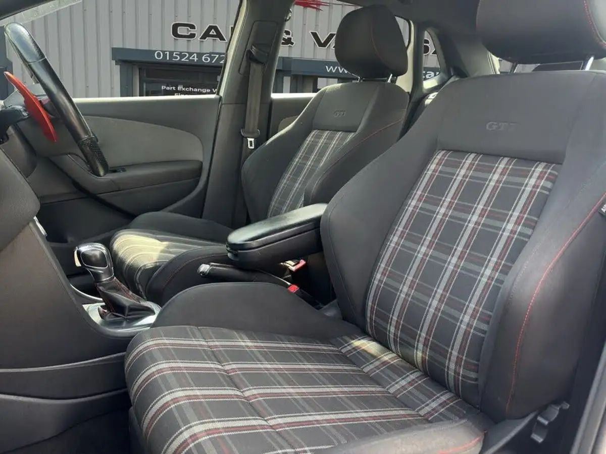 2014-volkswagen-polo-14-gti-5d-big-29