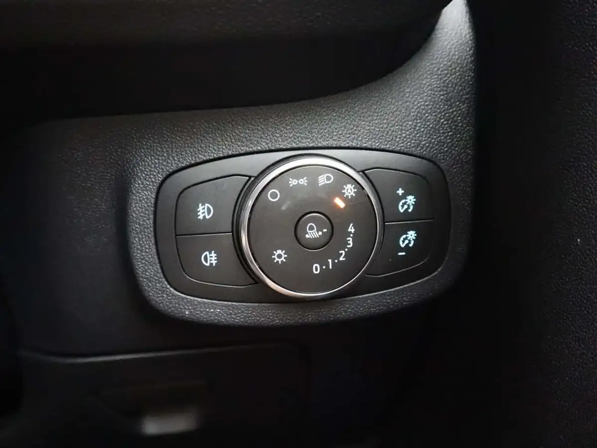 2021-ford-fiesta-10t-titanium-100ps-big-37