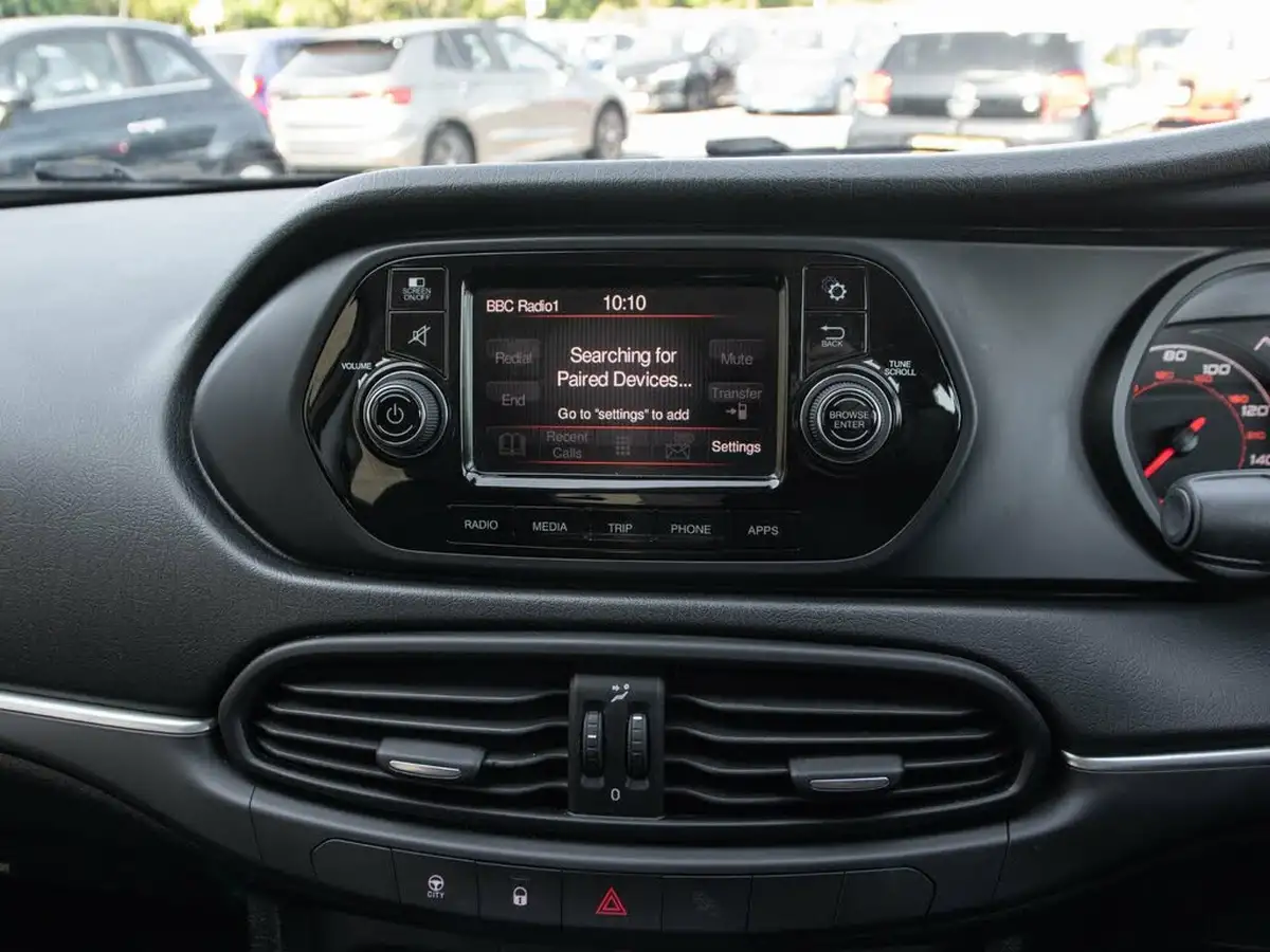 2018-fiat-tipo-14-easy-plus-hatchback-big-24