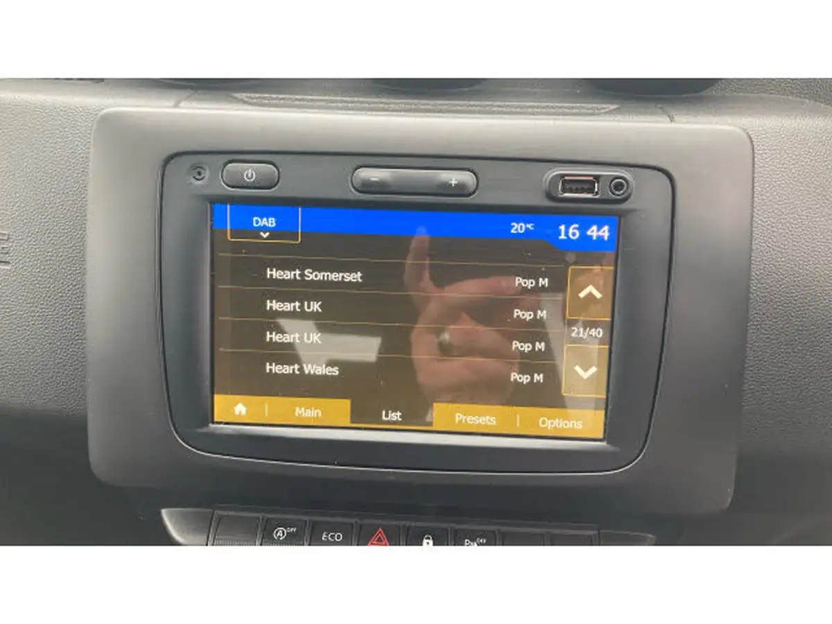 2020-dacia-duster-10-tce-comfort-100bhp-ss-big-22