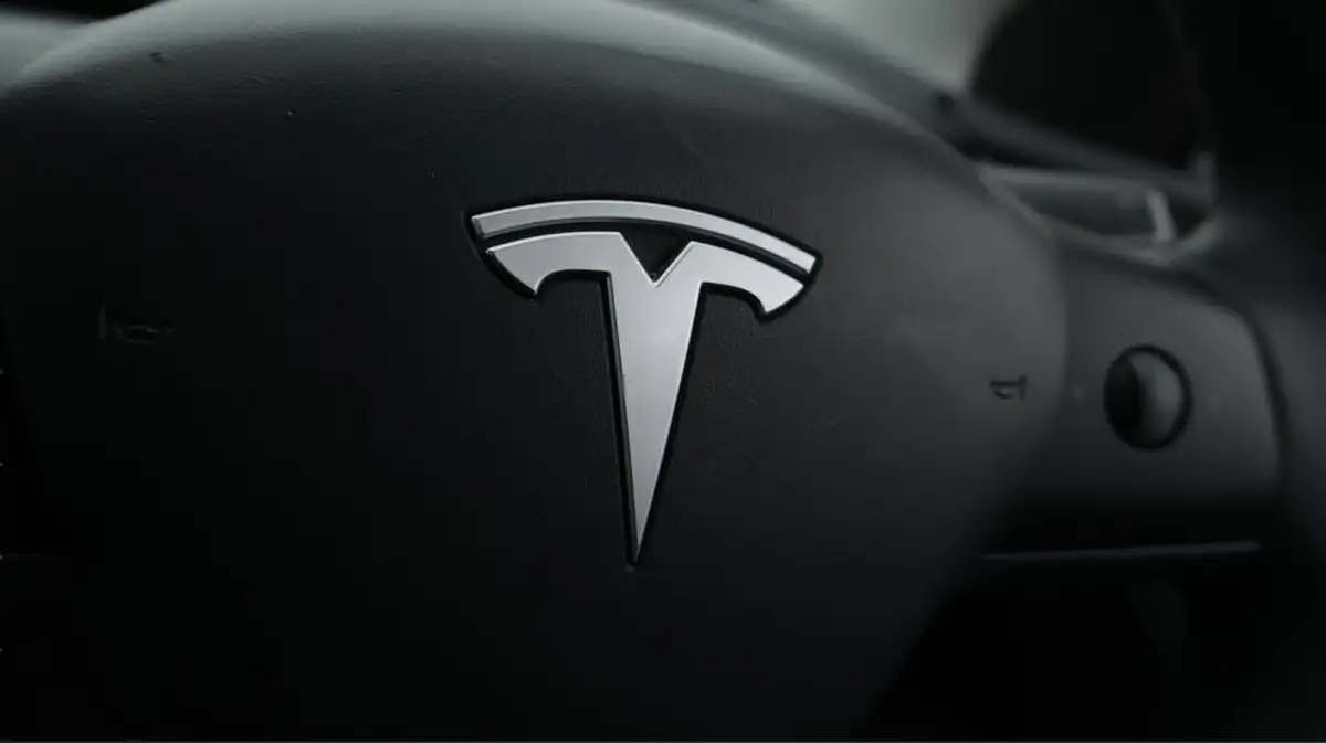 2022-tesla-model-y-e-rwd-big-22