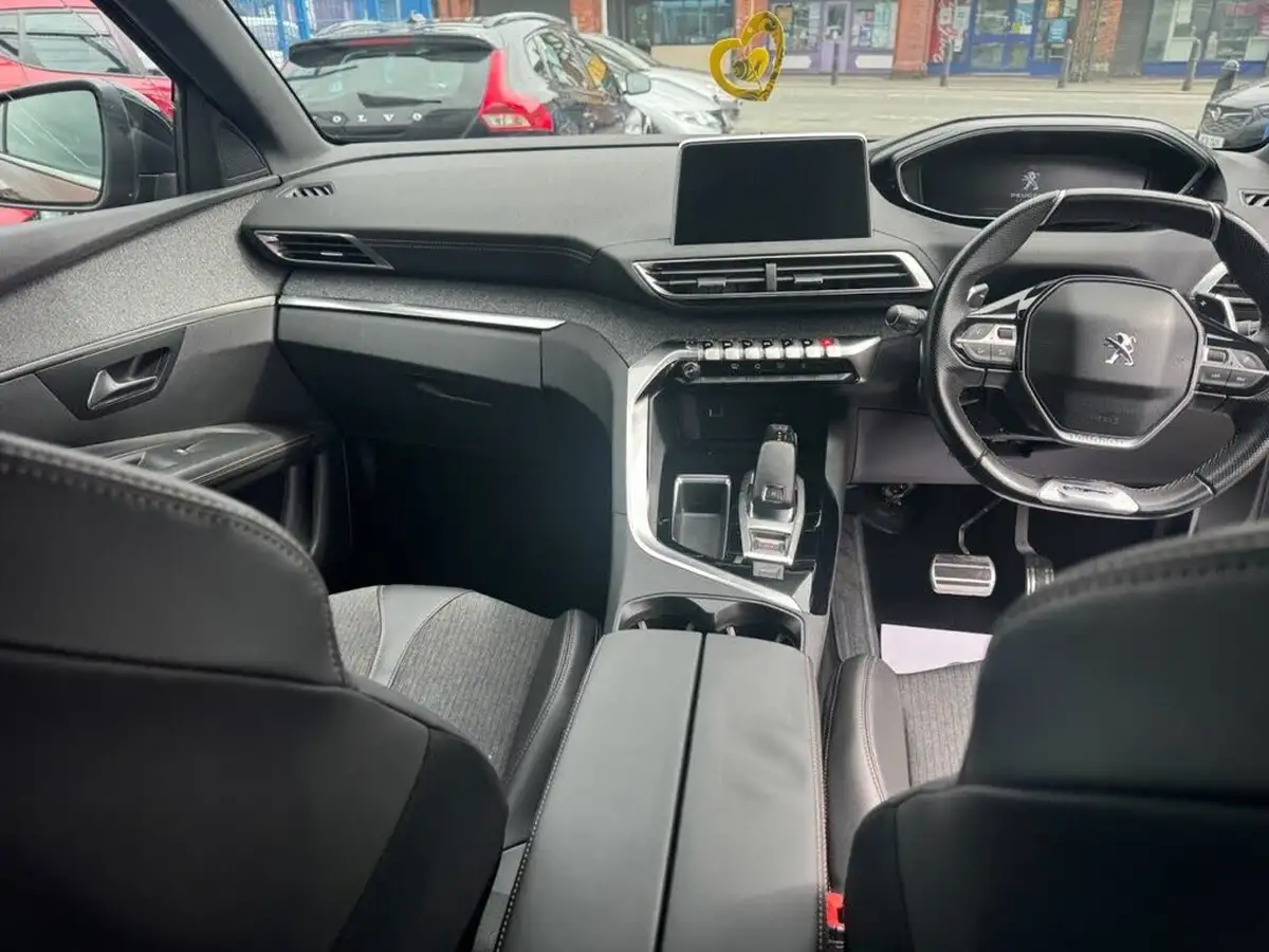 2018-peugeot-3008-suv-16-thp-gt-line-big-11