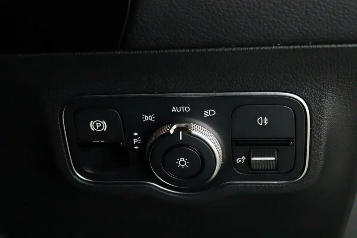 2019-mercedes-benz-b-class-20d-b200d-amg-line-premium-big-17