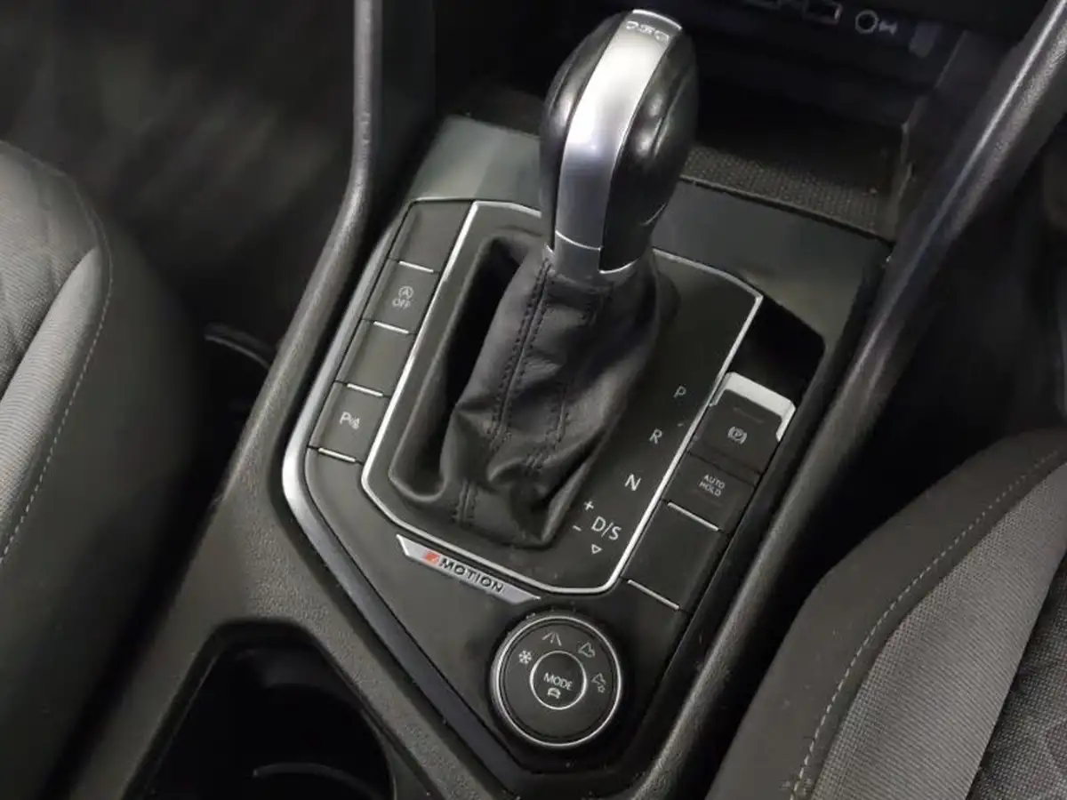 2018-volkswagen-tiguan-20tdi-se-navigation-150ps-scr-4motion-dsg-big-15