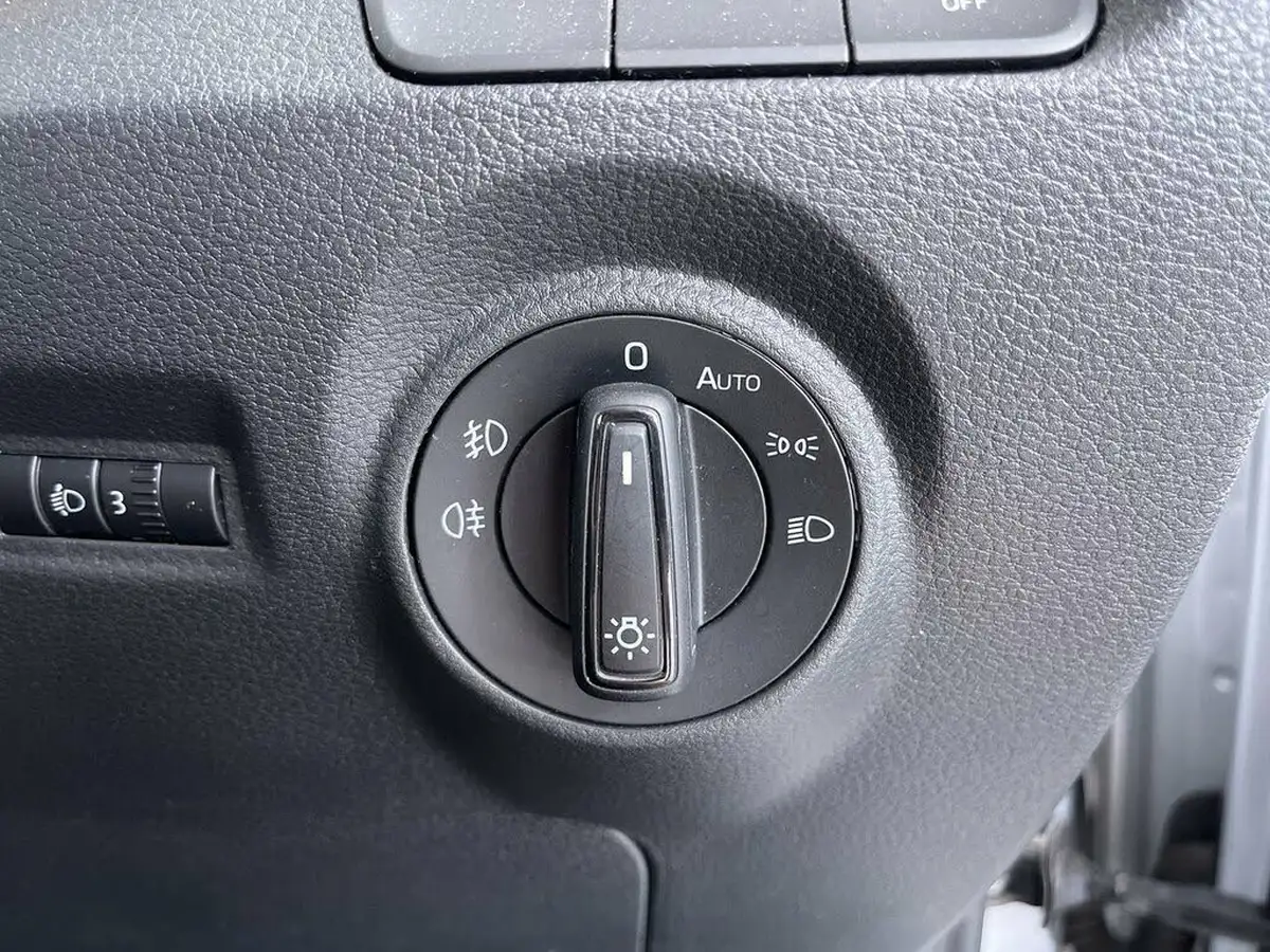 2019-skoda-fabia-10-tsi-se-l-95ps-hatchback-big-48