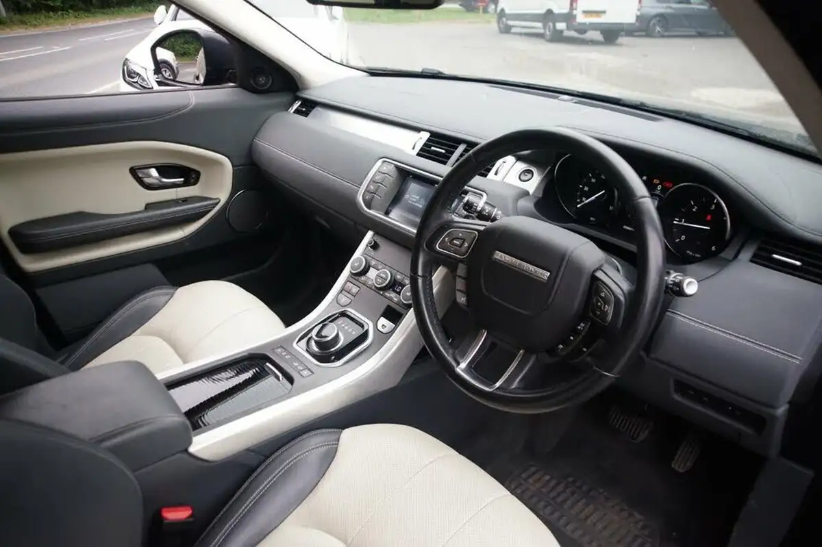 2018-land-rover-range-rover-evoque-20td4-se-tech-hatchback-5d-auto-big-2