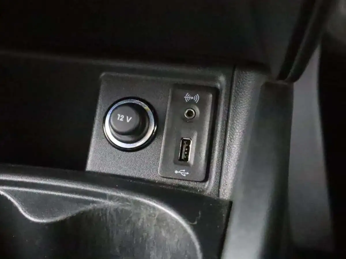 2017-seat-ibiza-14-ecotsi-fr-technology-hatchback-5d-big-50