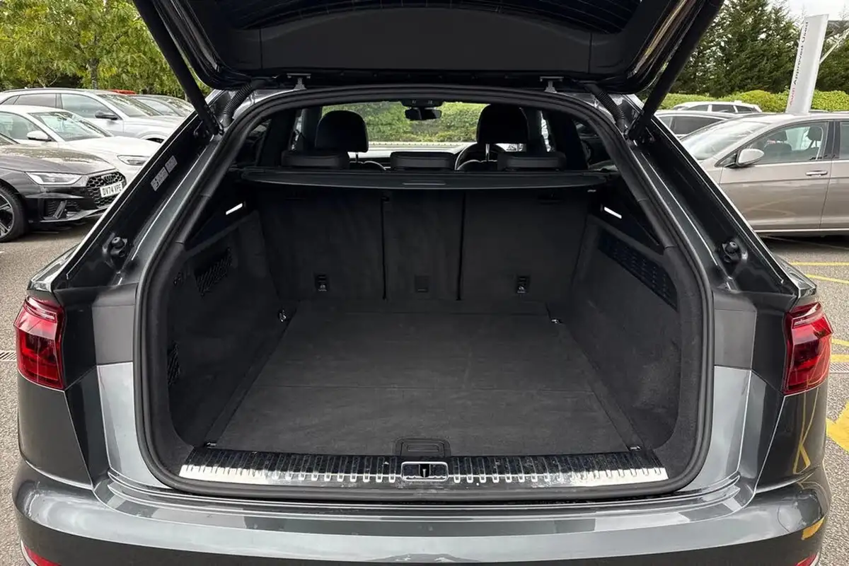2024-audi-q8-30-55-tfsi-launch-edition-big-6