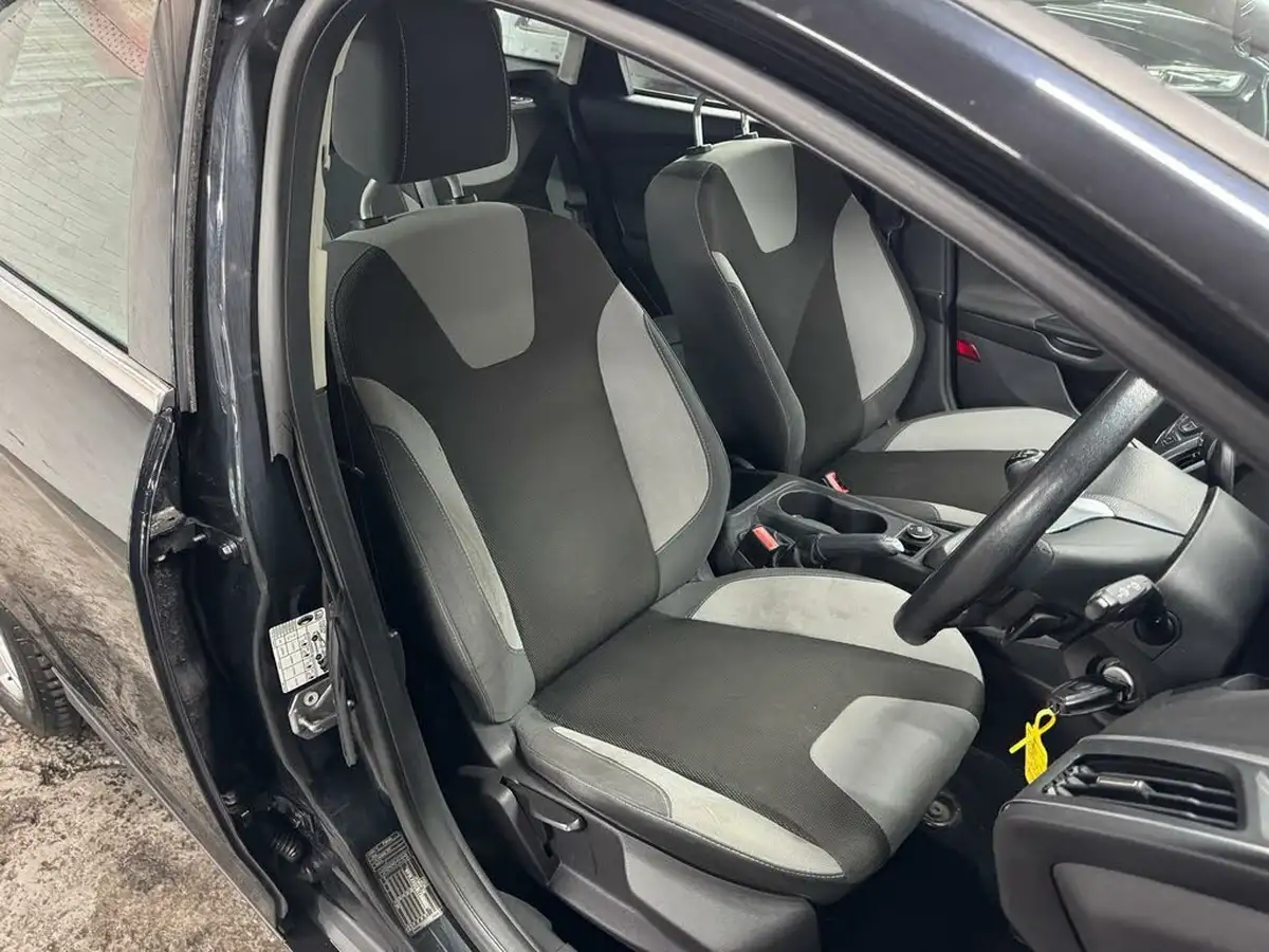 2012-ford-focus-16tdci-zetec-115ps-estate-big-43