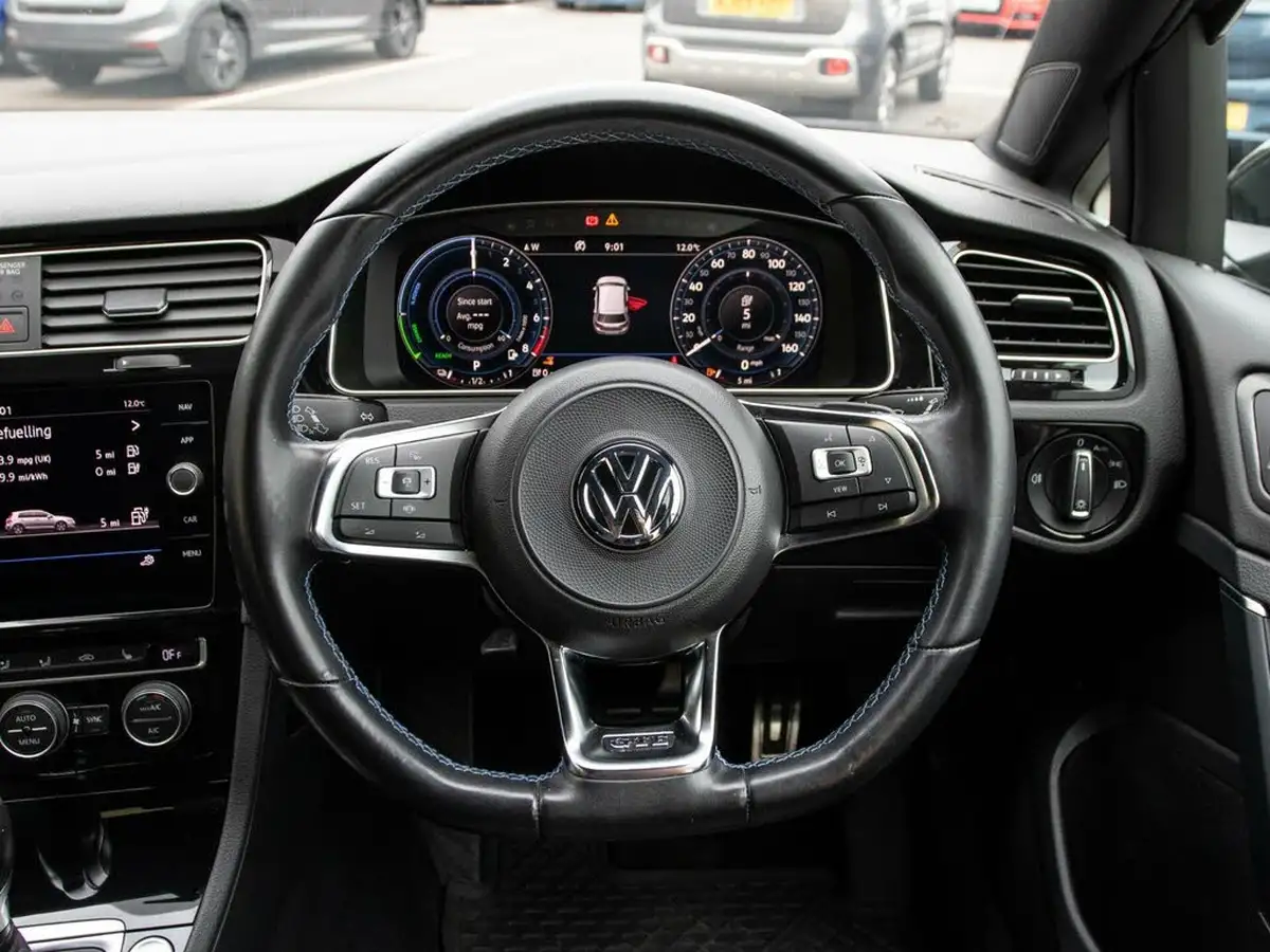 2020-volkswagen-golf-14-tsi-gte-advance-big-20