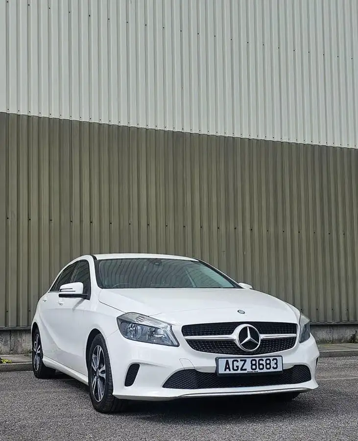 2016-mercedes-benz-a-class-15d-a180d-se-ss-big-3