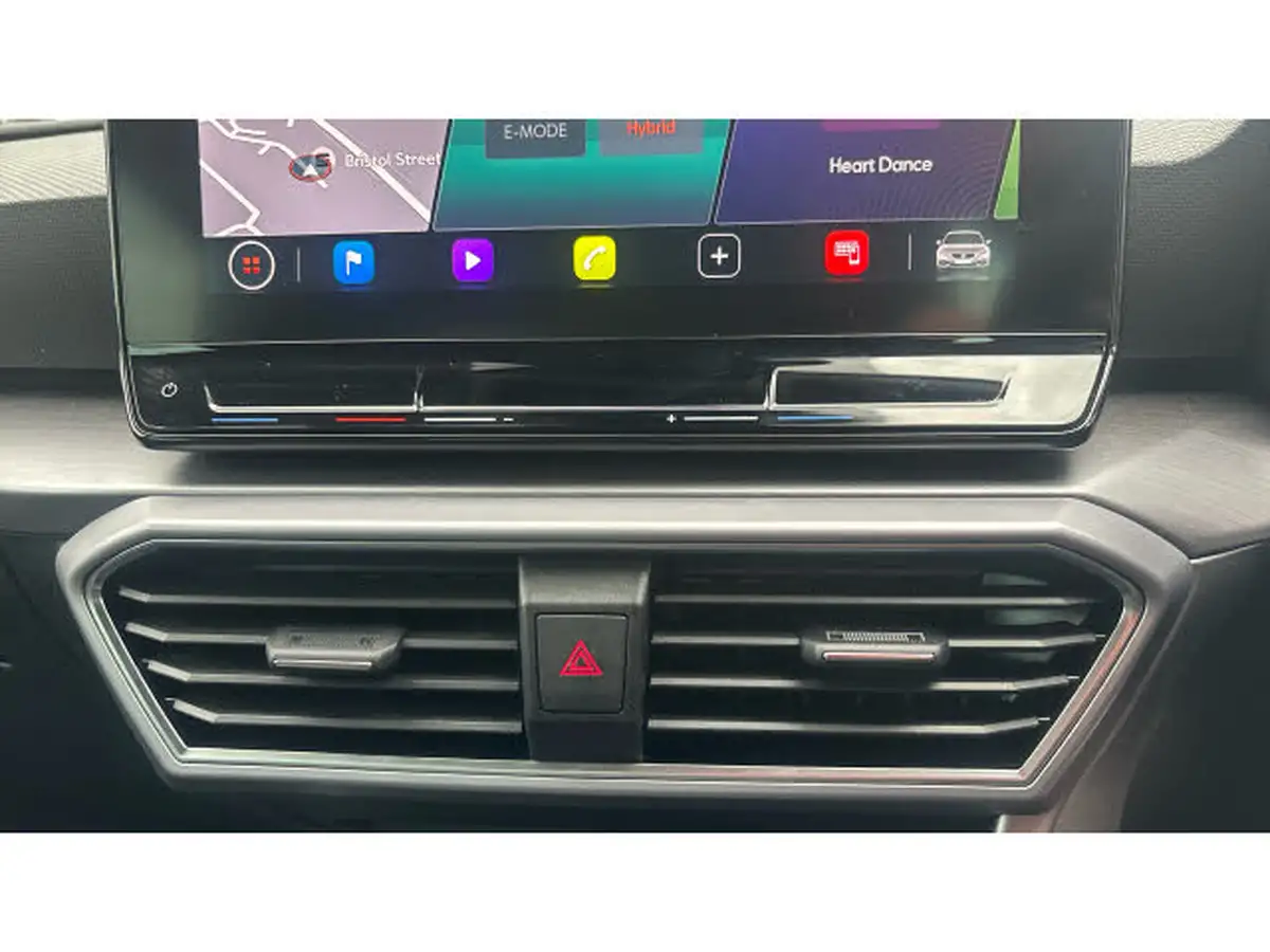 2024-seat-leon-14-e-hybrid-fr-hatchback-big-12