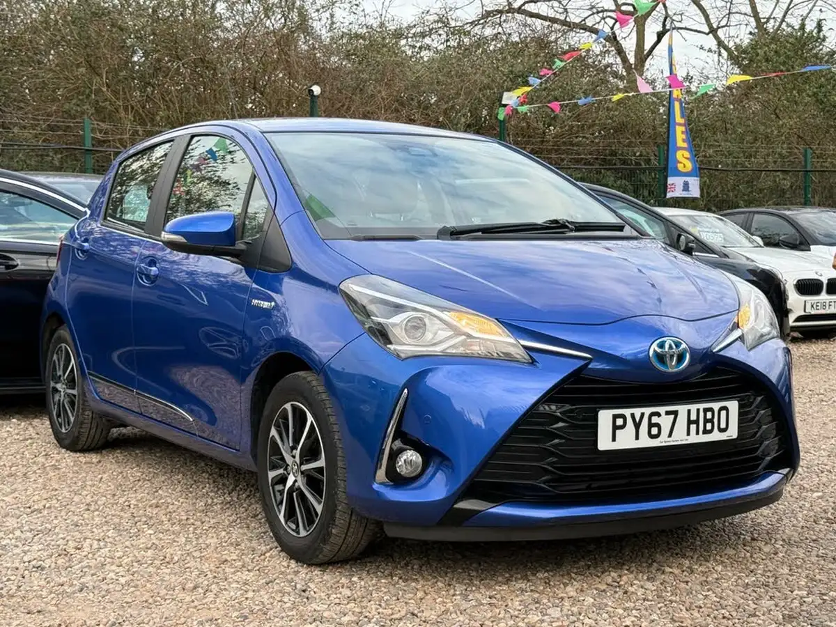 2018-toyota-yaris-15-vvt-i-icon-tech-98bhp-hybrid-1497cc-e-cvt-big-0