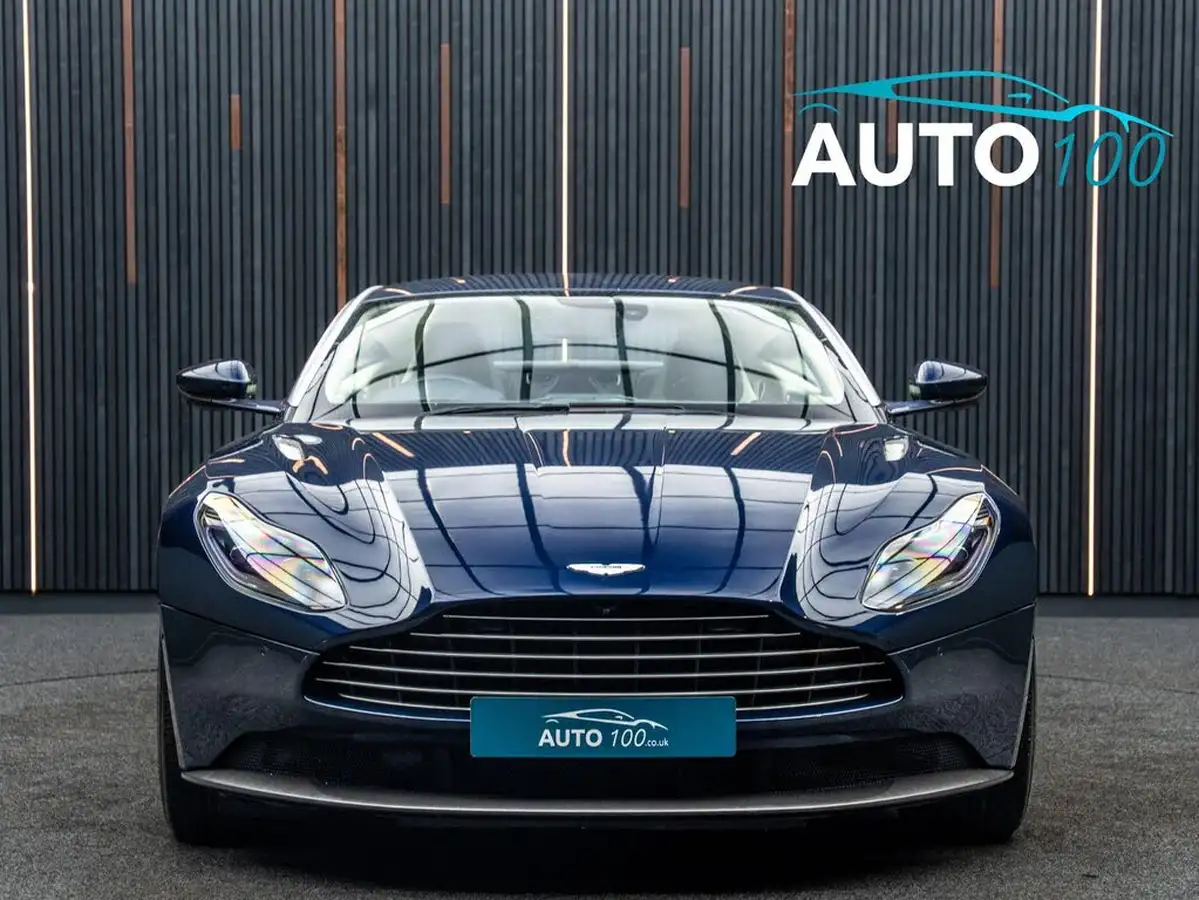 2019-aston-martin-db11-40-v8-big-14