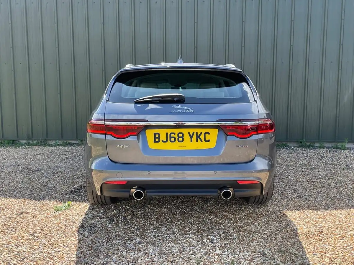 2018-jaguar-xf-30td-portfolio-sportbrake-5d-big-5