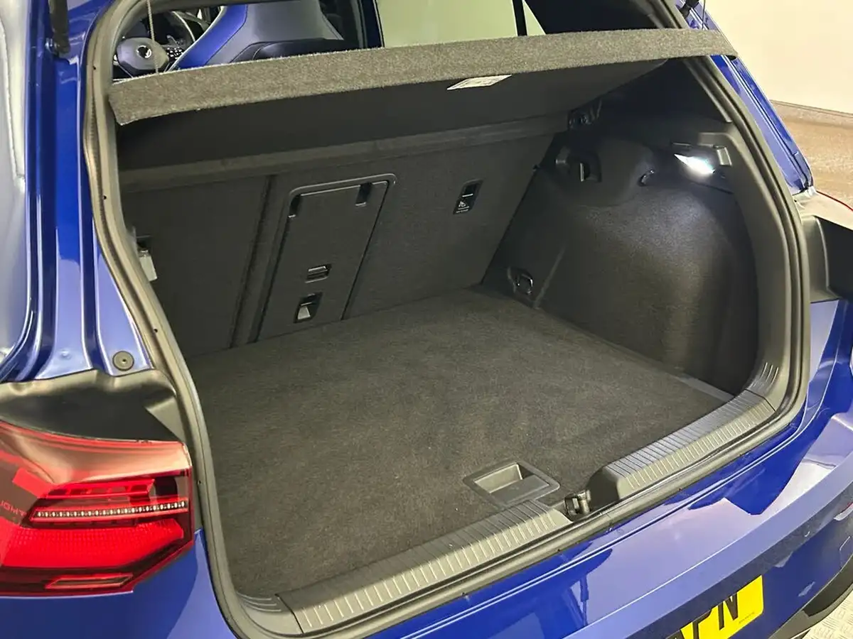 2021-volkswagen-golf-20-tsi-r-hatchback-big-18