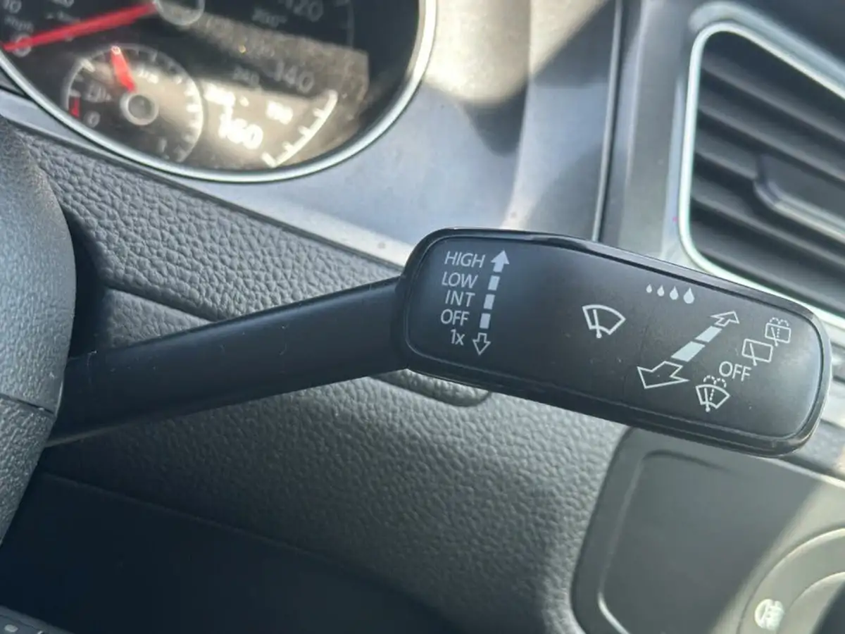2019-volkswagen-golf-15-tsi-se-nav-130ps-ss-hatchback-5d-big-25