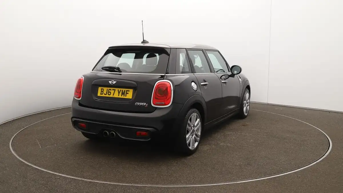 2017-mini-cooper-20-cooper-s-seven-media-xlss-5d-big-53