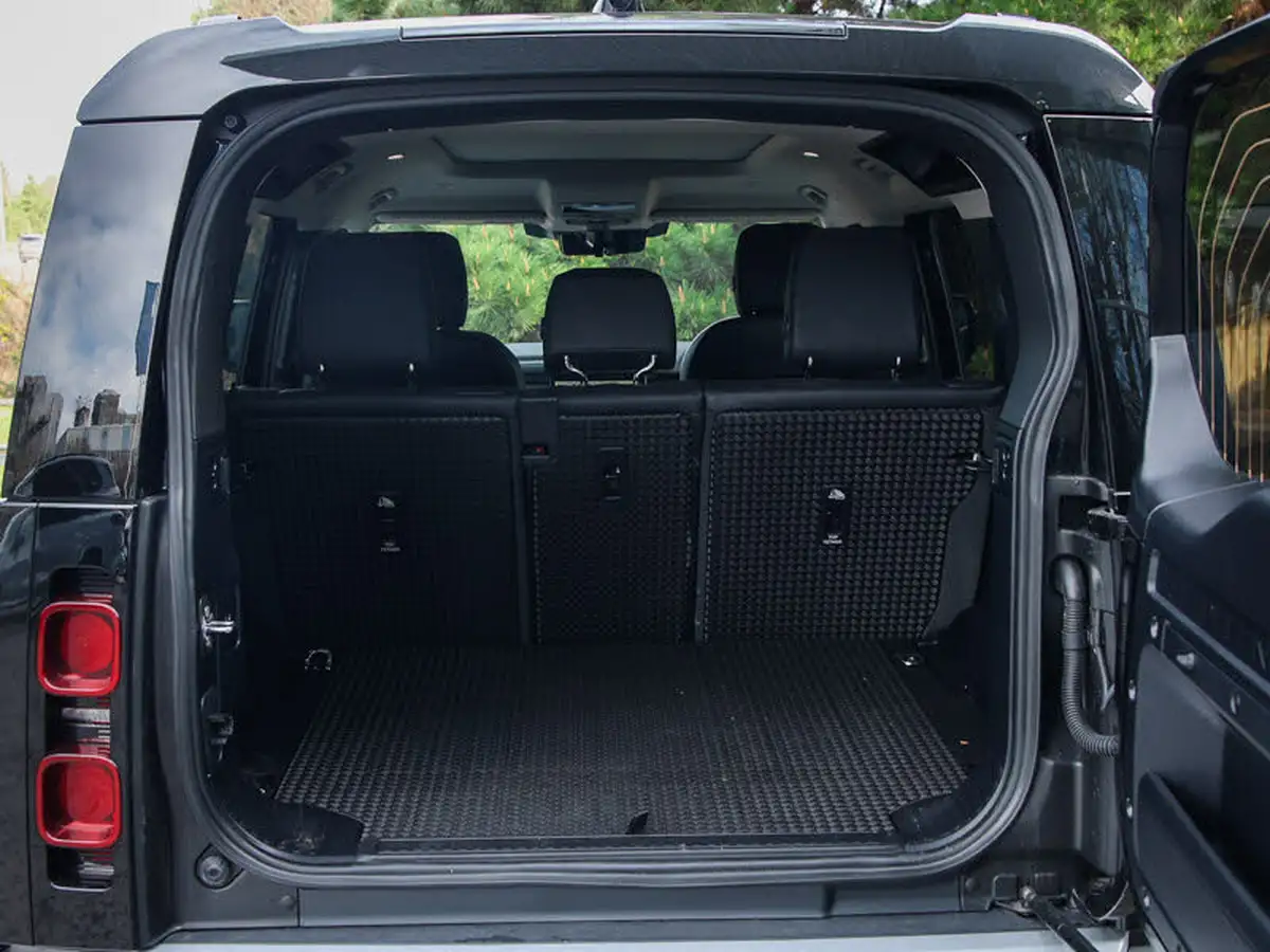 2024-land-rover-110-defender-30-d250-xs-edition-big-7