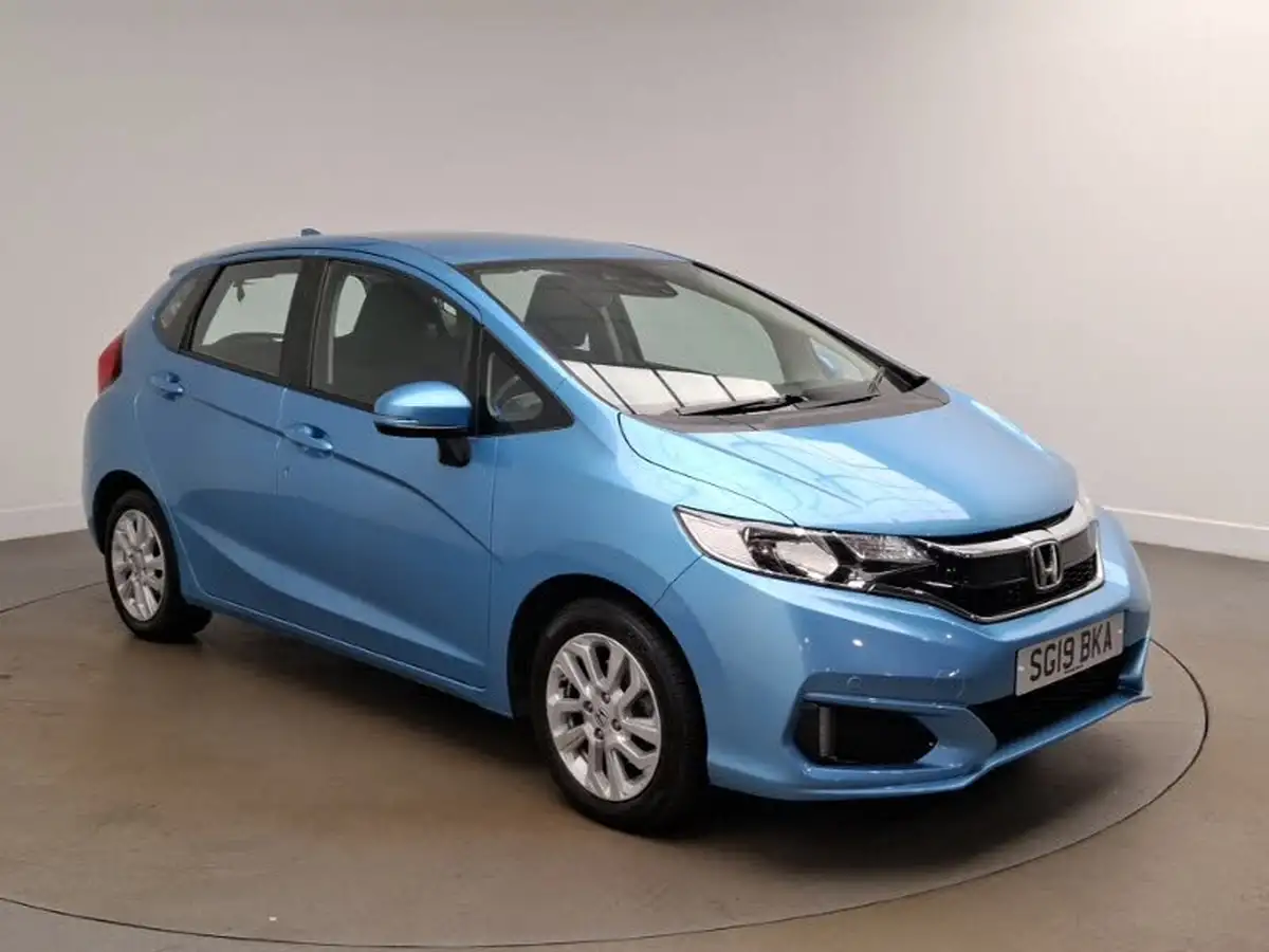 2019-honda-jazz-13-i-vtec-se-cvt-big-12