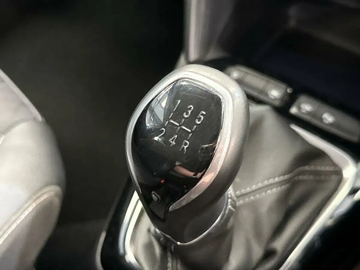 2021-vauxhall-corsa-12i-griffin-edition-big-21