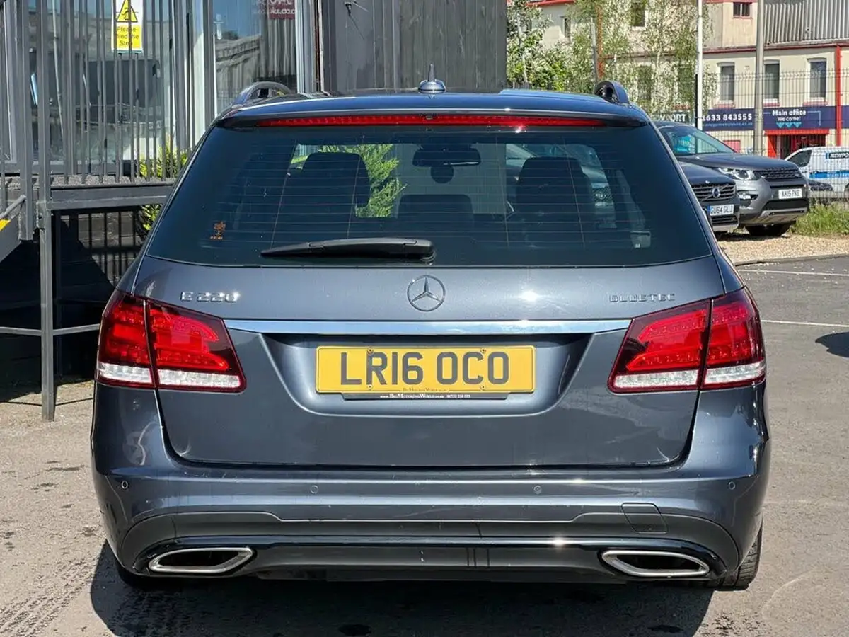 2016-mercedes-benz-e-class-21cdi-e220-amg-night-edition-estate-5d-big-33