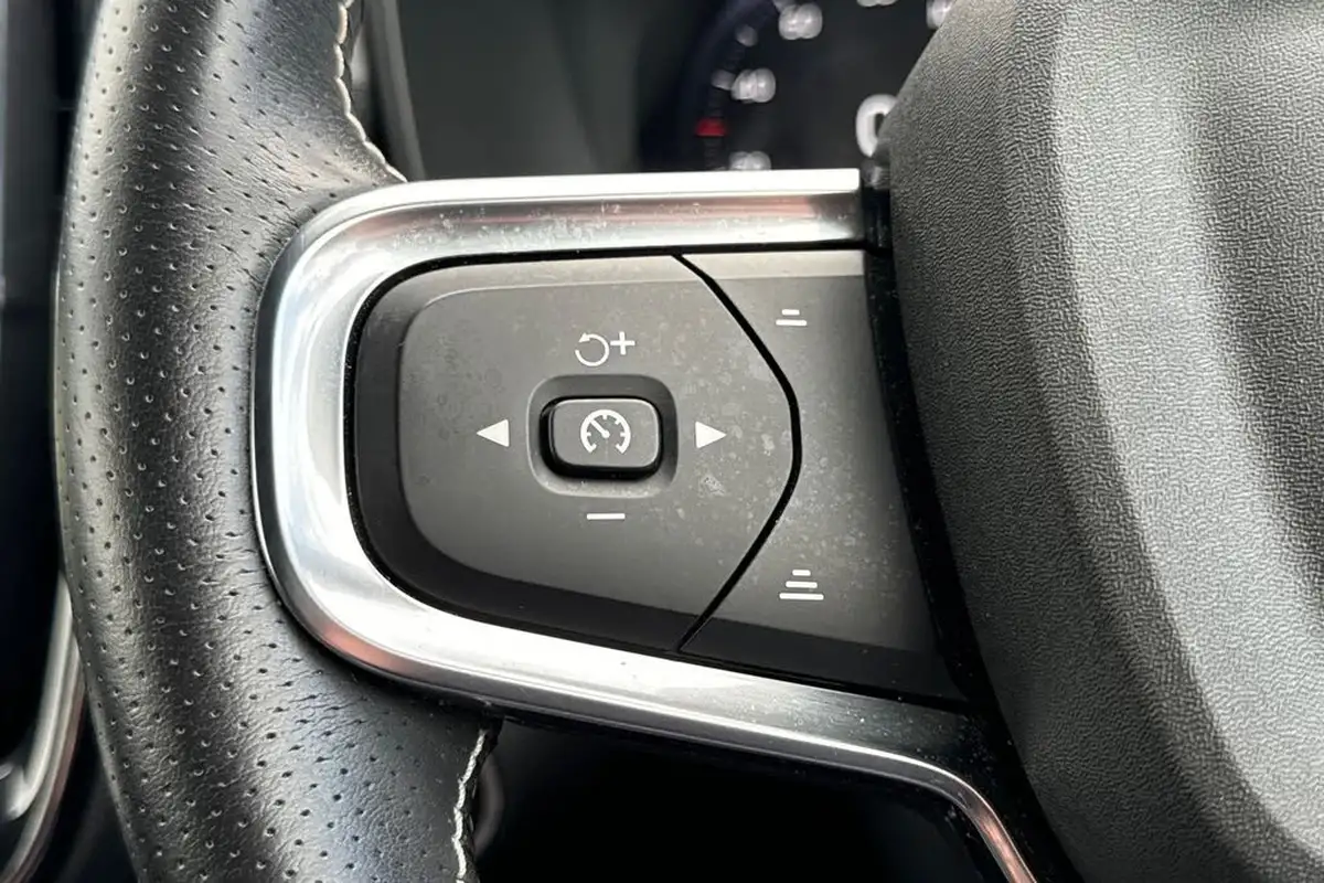 2021-volvo-xc40-15-t3-r-design-161bhp-auto-big-10
