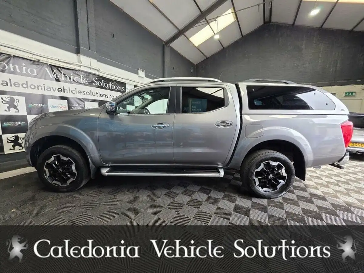 2021-nissan-navara-23dci-tt-tekna-8-navileather-auto-big-9