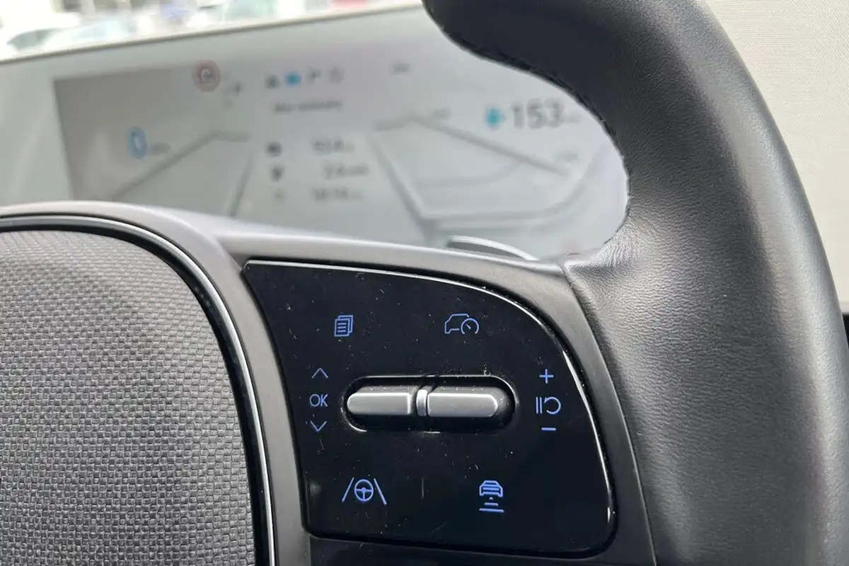 2024-hyundai-ioniq-5-e-premium-228ps-77kwh-rwd-big-10