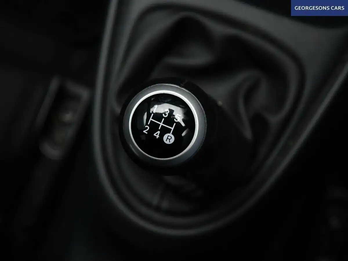 2022-toyota-aygo-x-10-vvt-i-pure-big-10